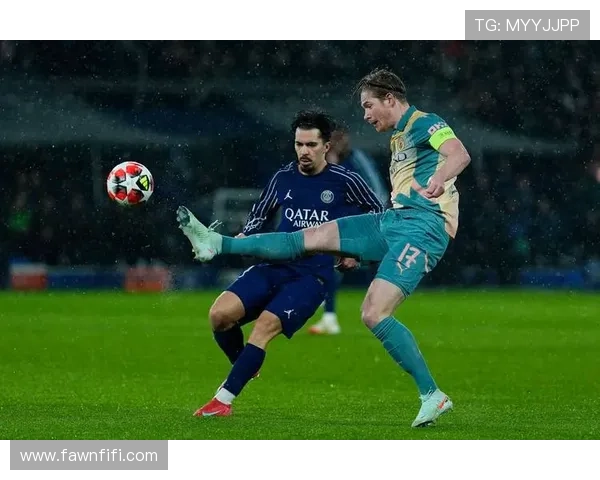 球星耍足球技巧大揭秘 盘点全球最炫酷的足球花式表演与精彩瞬间