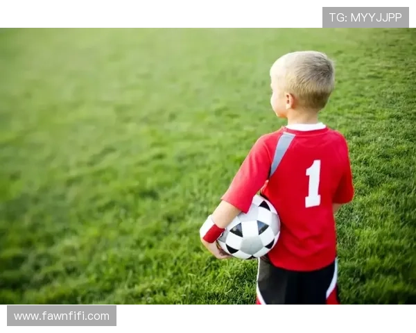 足球明星赠送光球衣背后故事揭秘与球迷互动的暖心时刻